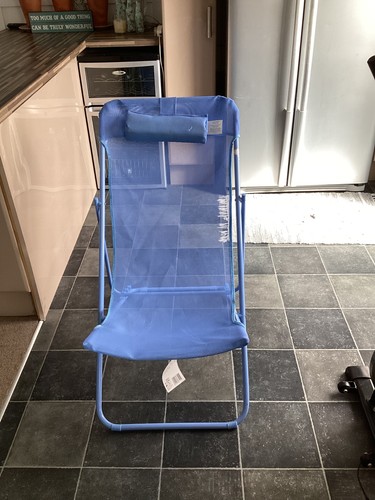 Low folding beach chair - low,